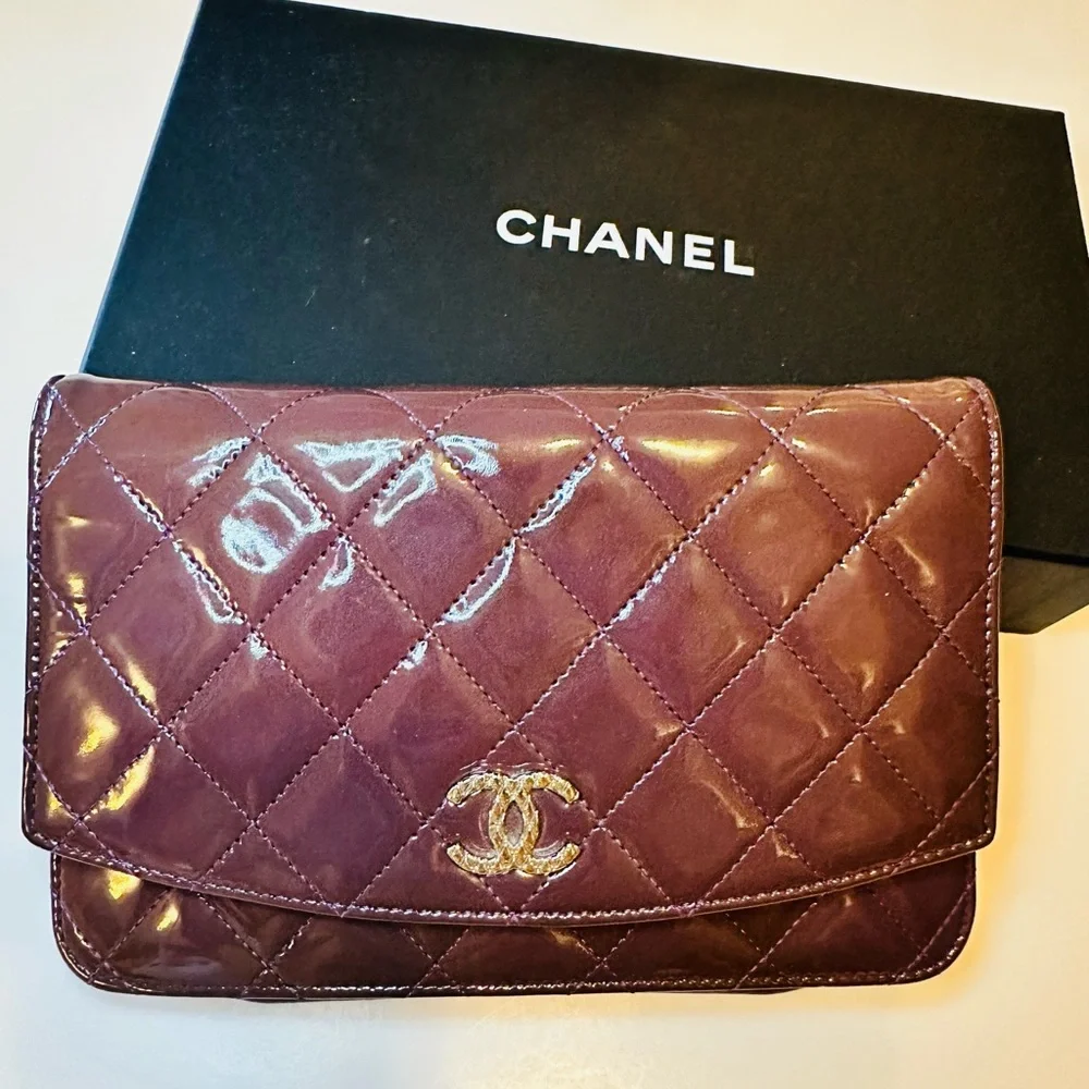 Chanel Quilted Burgundy Wallet On Chain - Picture 3 of 16